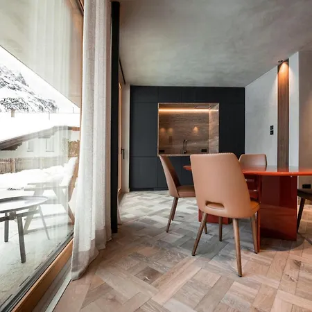 Contact Us At What App - 0041-798-079-427 To Book!! Luxury Ski-in-ski-out Home-lech With 5 Bedrooms Villa *