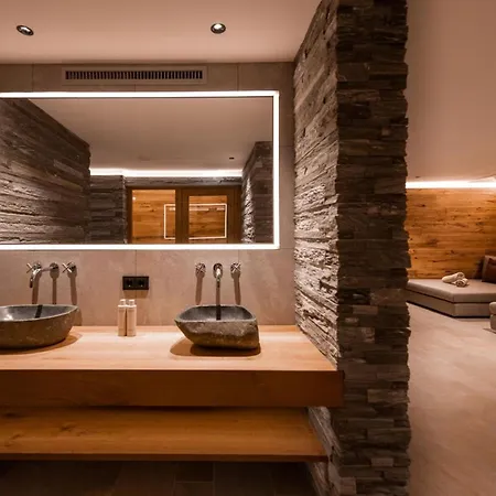 Contact Us At What App - 0041-798-079-427 To Book!! Luxury Ski-in-ski-out Home-lech With 5 Bedrooms Villa *