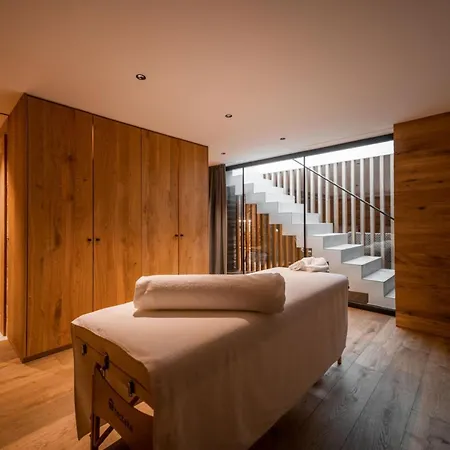 Villa Contact Us At What App - 0041-798-079-427 To Book!! Luxury Ski-in-ski-out Home-lech With 5 Bedrooms